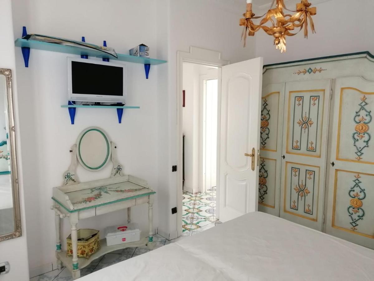 Апартаменты La Casa Di Rosa Сорренто Экстерьер фото