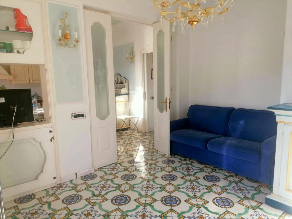 Апартаменты La Casa Di Rosa Сорренто Экстерьер фото