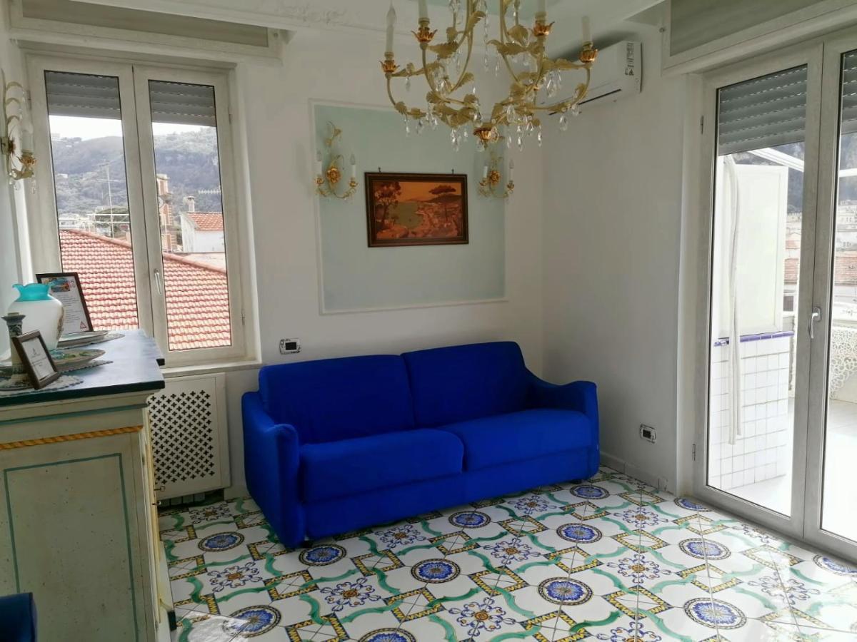 Апартаменты La Casa Di Rosa Сорренто Экстерьер фото